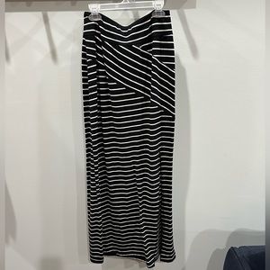 Mossimo black and white striped maxi skirt with slit size xs